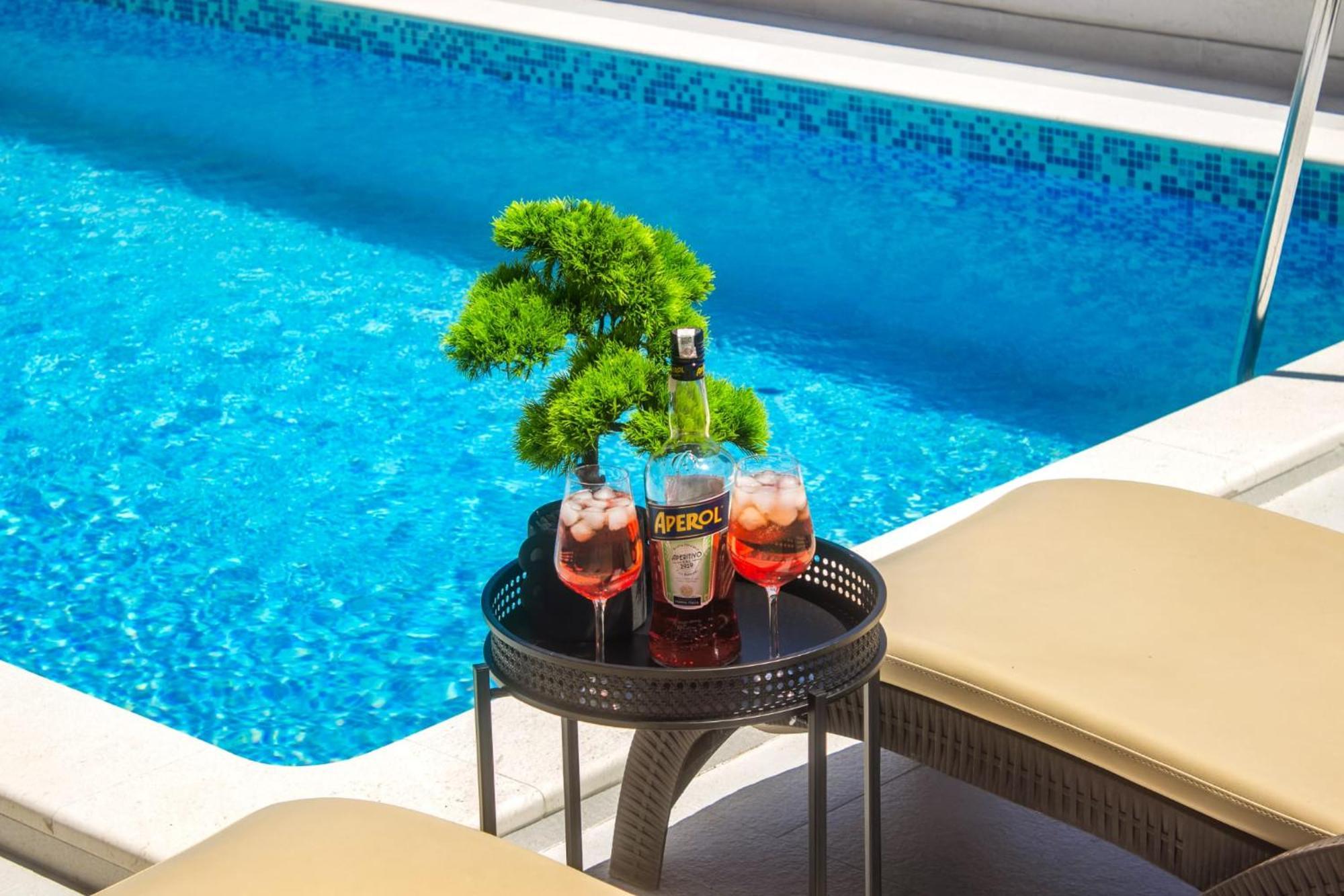 Villa Dalmatian Child With Swimming Pool, Close To The Beach Vinišće Exterior foto