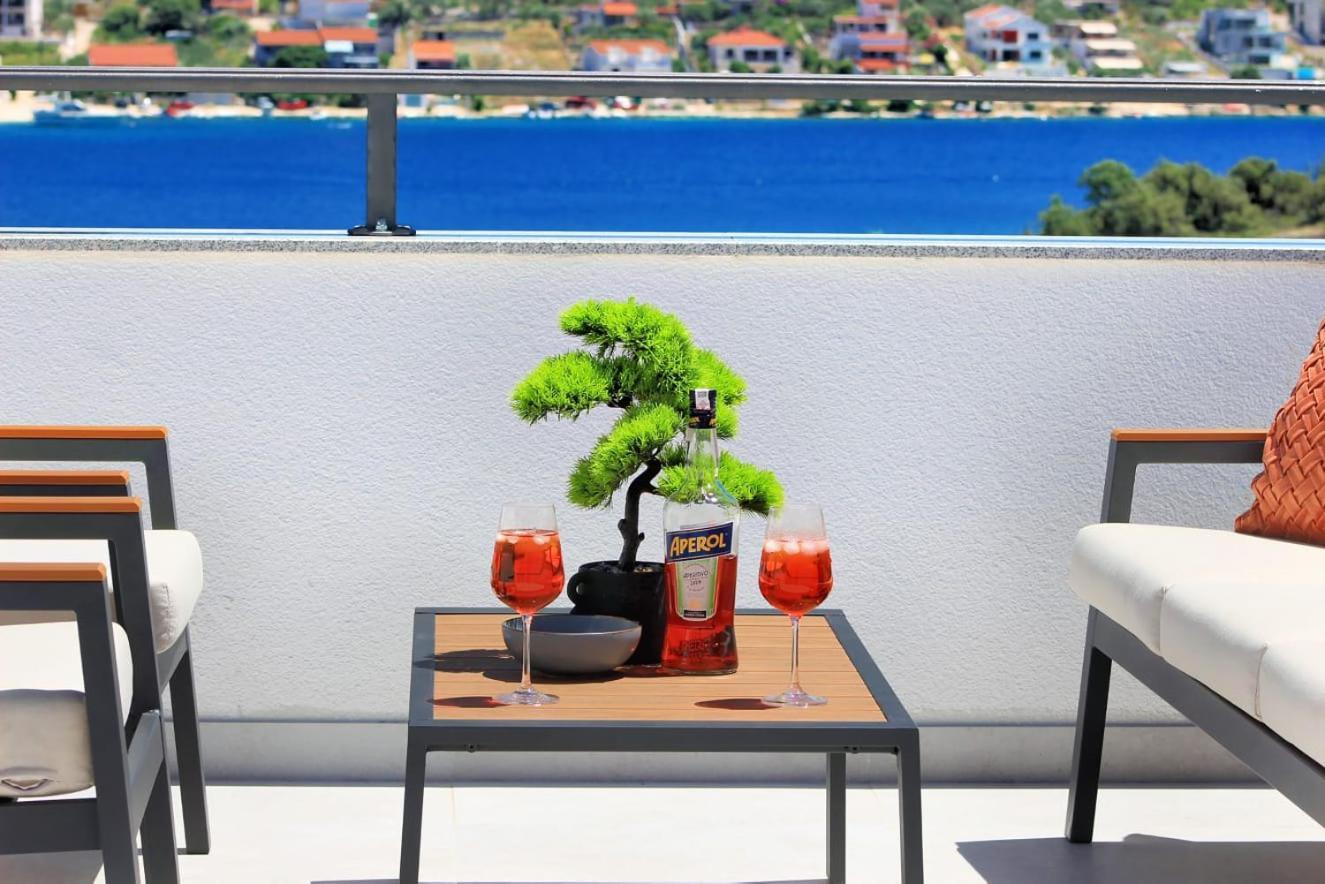 Villa Dalmatian Child With Swimming Pool, Close To The Beach Vinišće Exterior foto