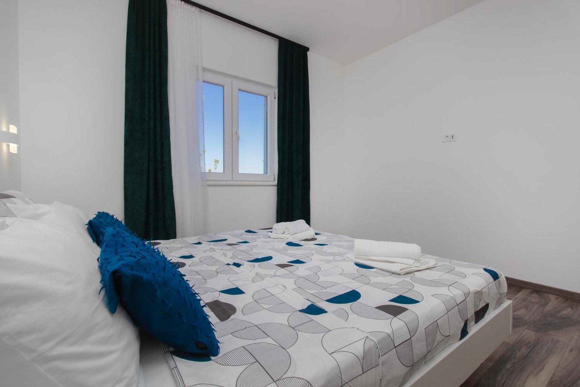 Villa Dalmatian Child With Swimming Pool, Close To The Beach Vinišće Exterior foto