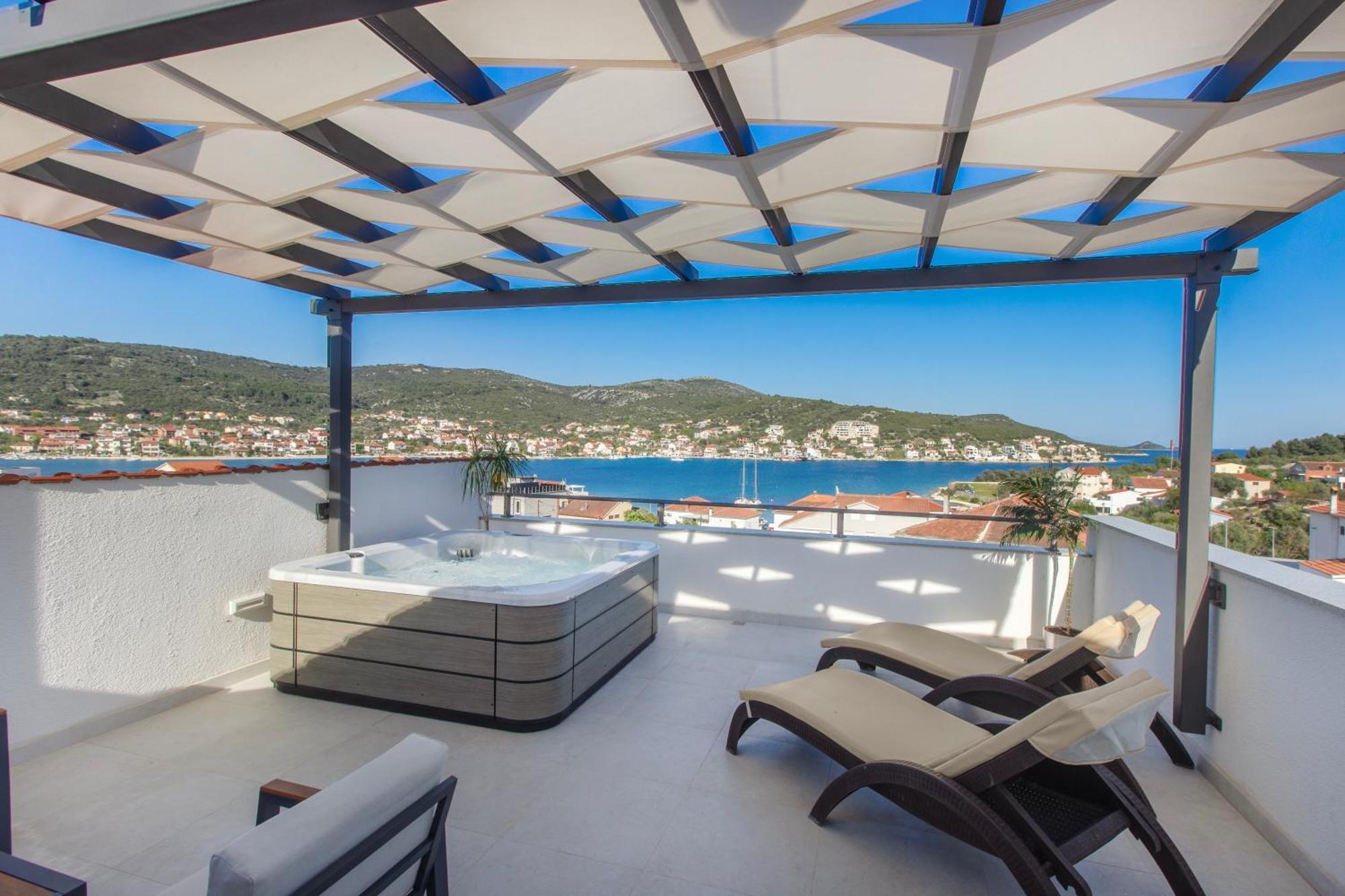 Villa Dalmatian Child With Swimming Pool, Close To The Beach Vinišće Exterior foto