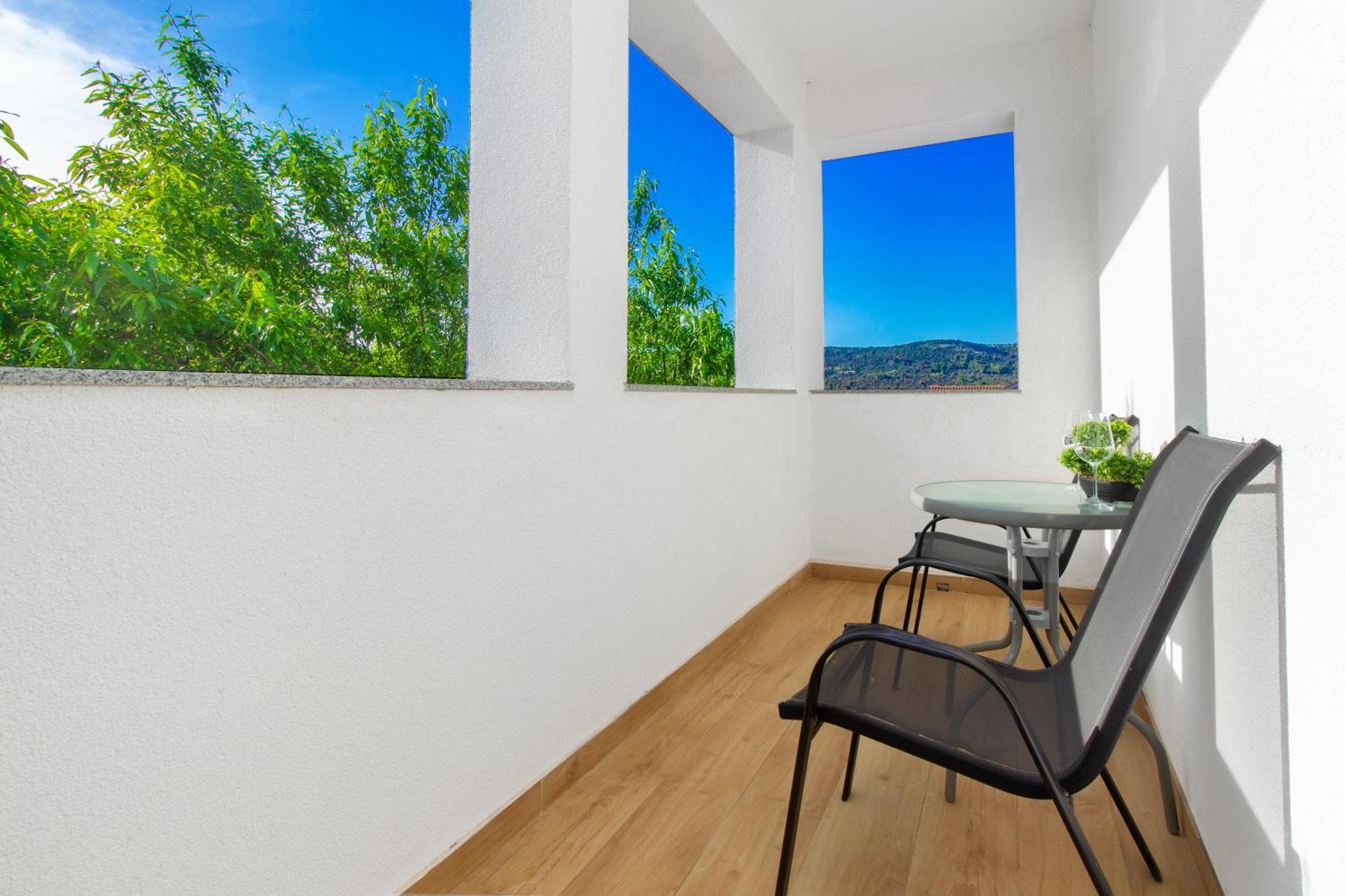Villa Dalmatian Child With Swimming Pool, Close To The Beach Vinišće Exterior foto
